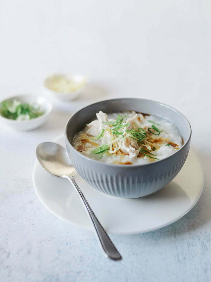 porridge poulet au gingembre avec du riz rond japonica akafuji